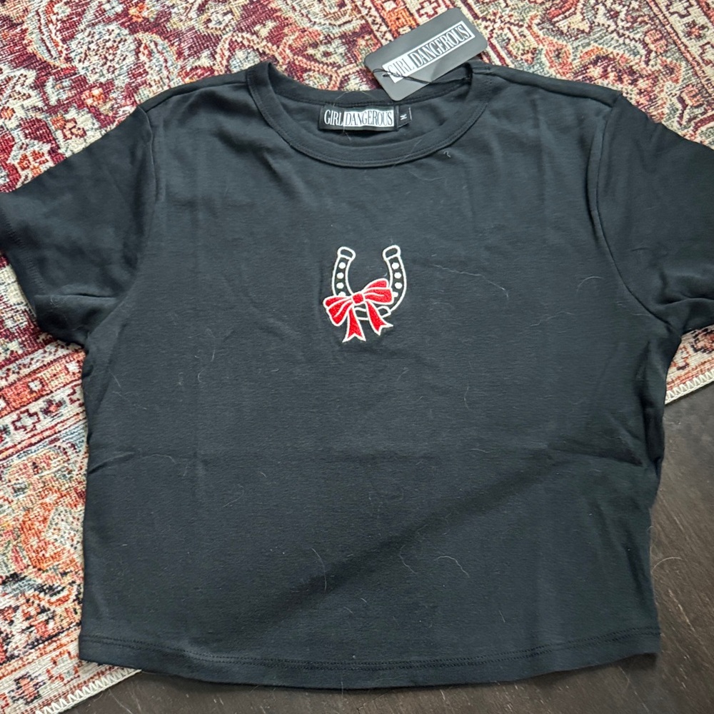 Girl Dangerous (NWT) crop tee